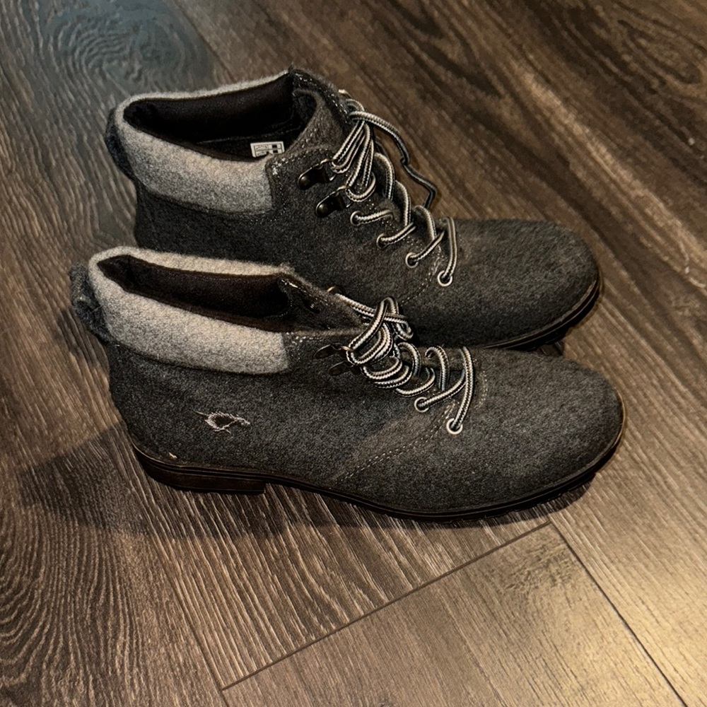 Rocket Dog Charcoal Wool Lace-Up Boots